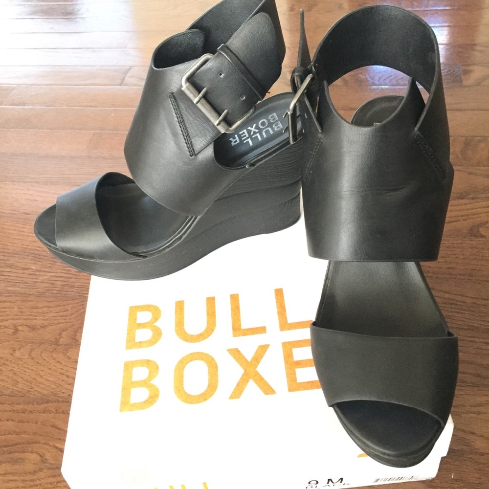 **Offers** Bull Boxer peep toe wedge